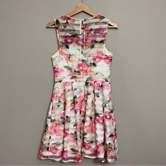 Lipsy London Floral Dress - Picture 6 of 16